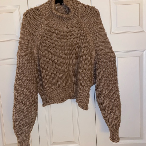 Thick Cropped Sweater - Picture 2 of 6